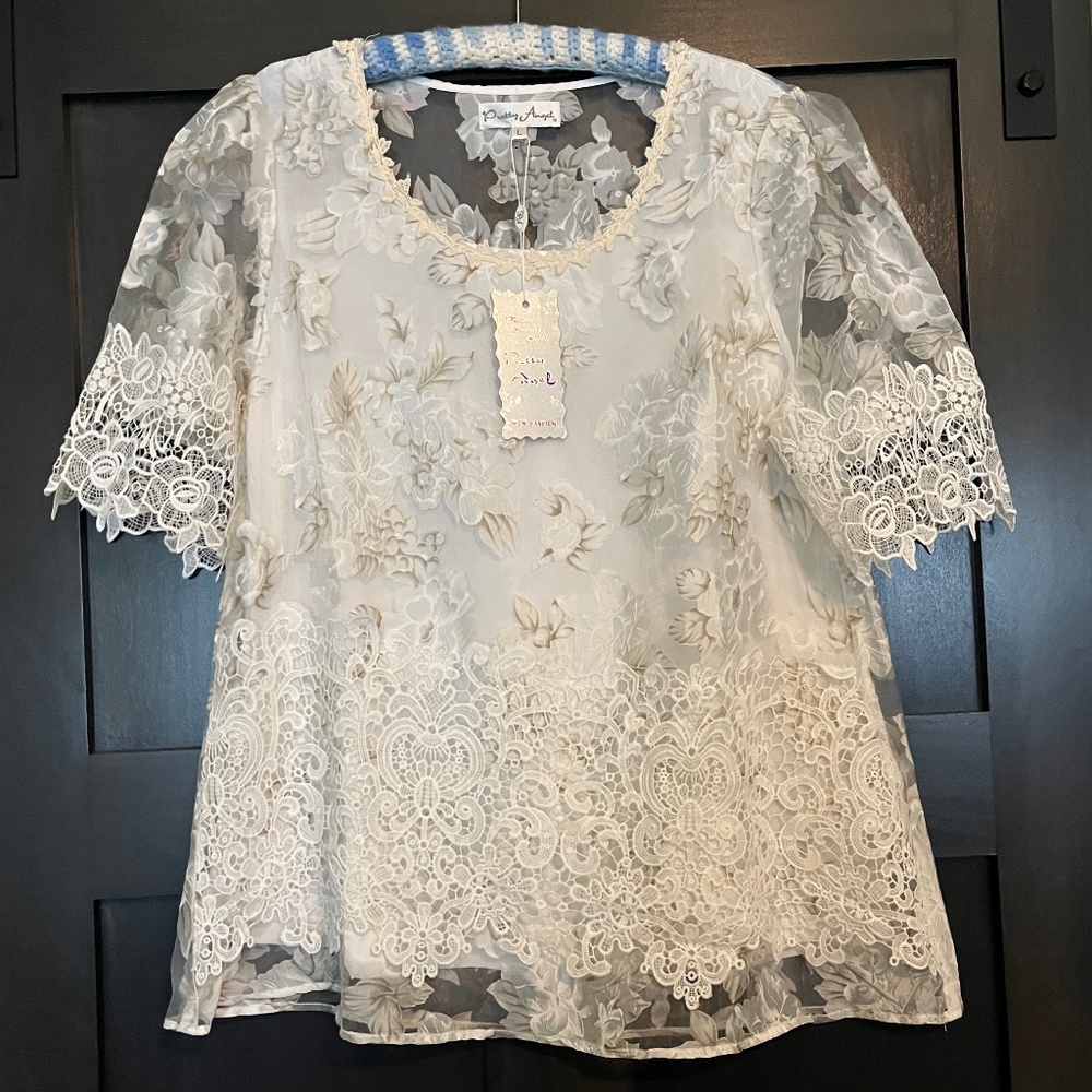 PRETTY ANGEL NWT  Cream Floral & Brocade Blouse Size L